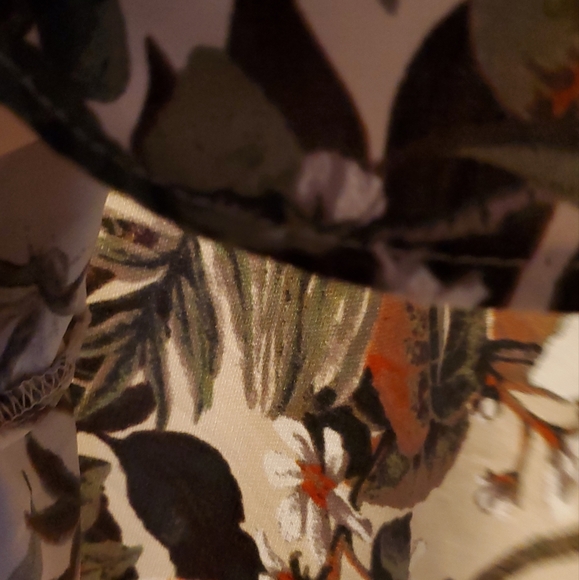 Short Tropical Patterned Casual Dress | Dynamite XS - Picture 10 of 10